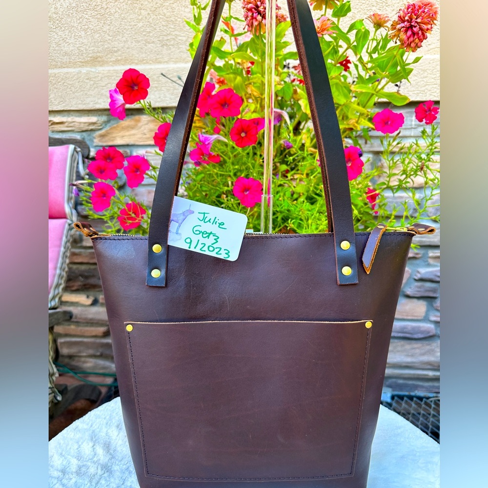 PLG Grizzly Small Zip Tote, EUC